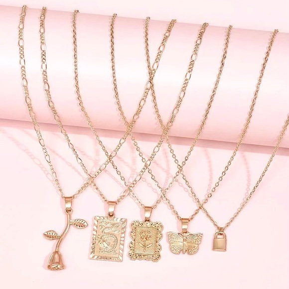 โญ๏ธ2/$30 NEW GORGEOUS GOLD TONED NECKLACES WITH ROSE CHARMS ๐น - Picture 4 of 5